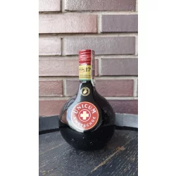 Likier ziołowy Unicum Szilva